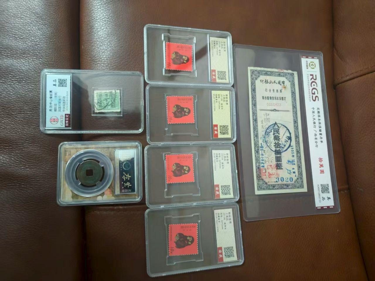 多类收藏品组合