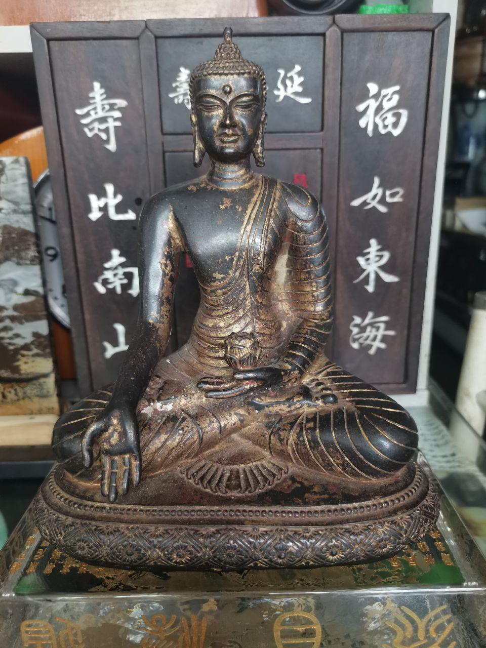 释迦牟尼佛铜像