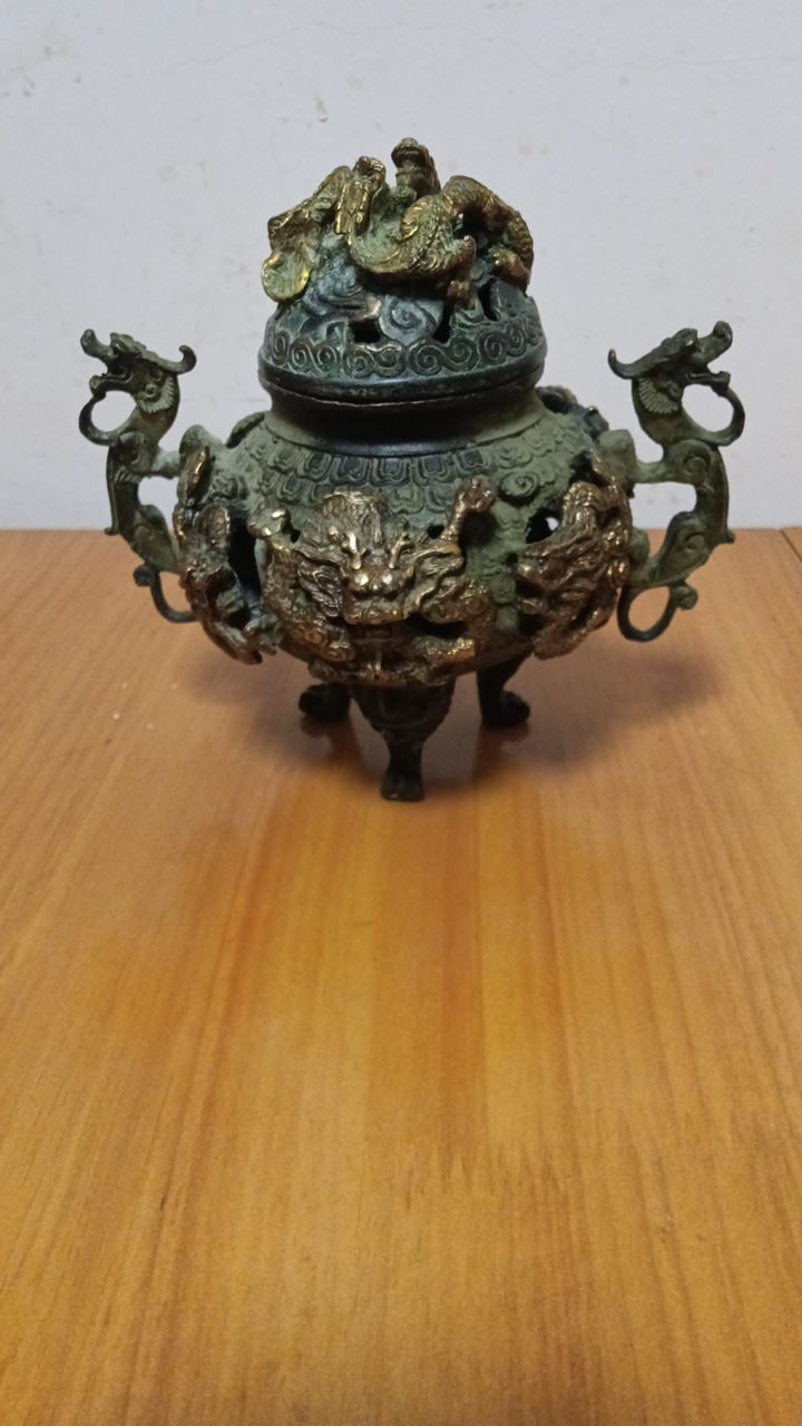 九龙香炉