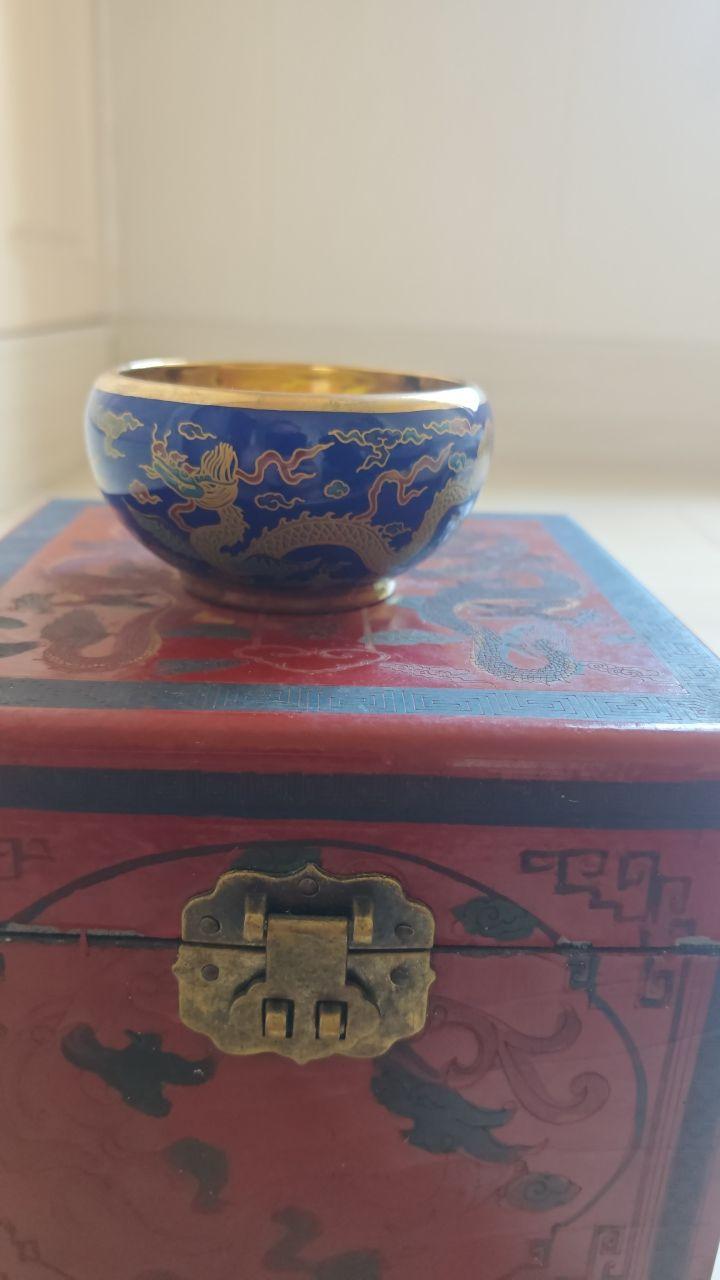 明代宣德款蓝地描金云龙纹碗