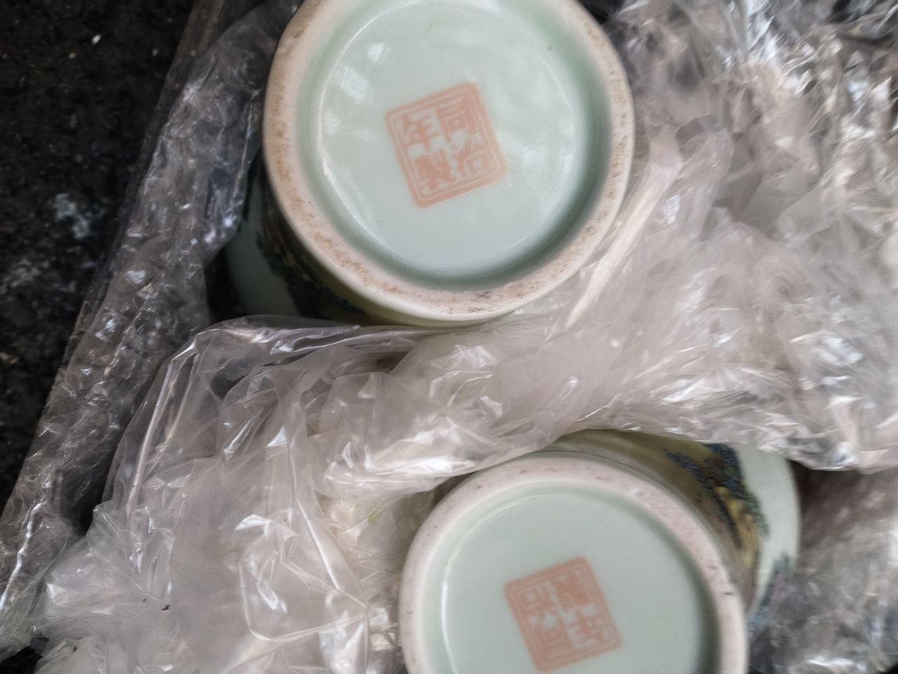 粉彩仕女图梅瓶一对