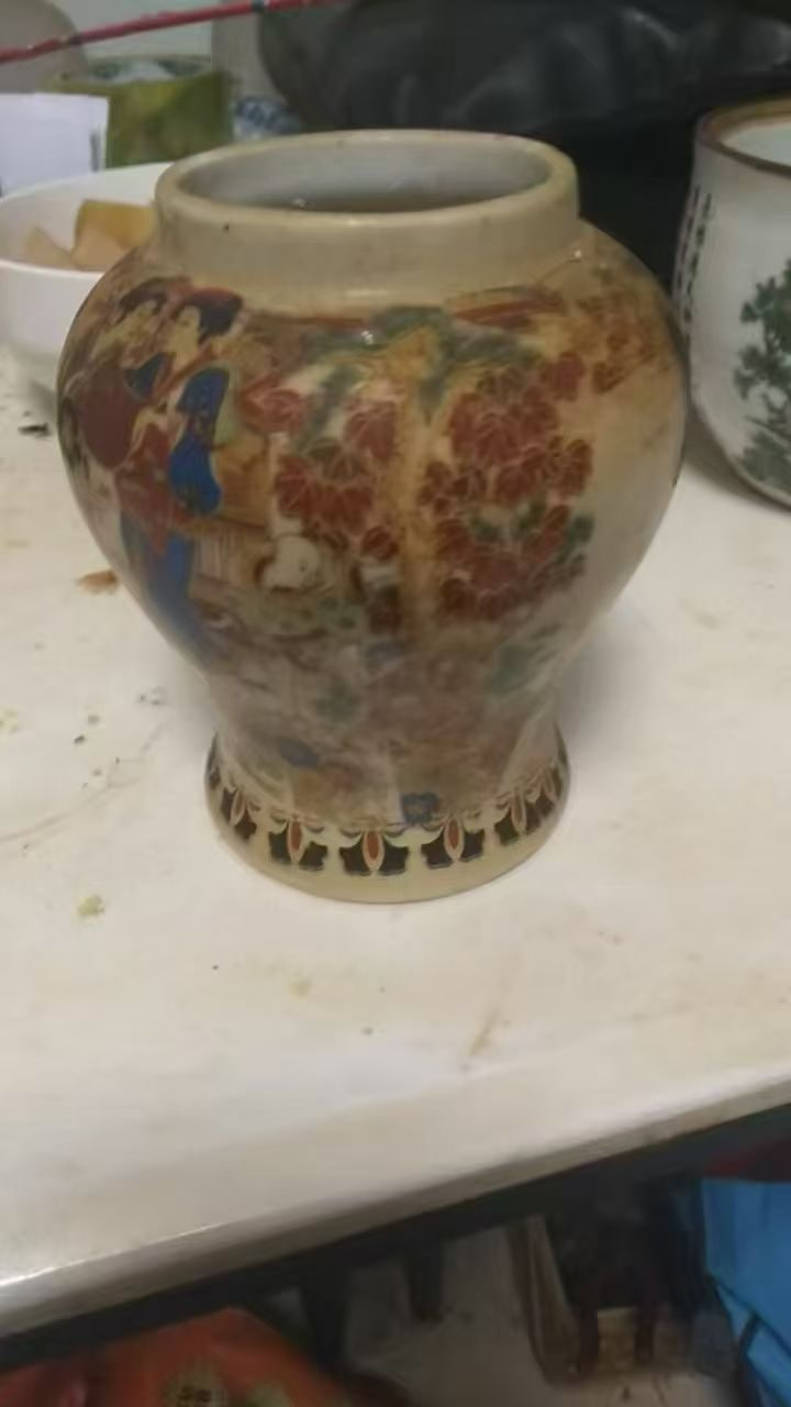 仕女纹尊