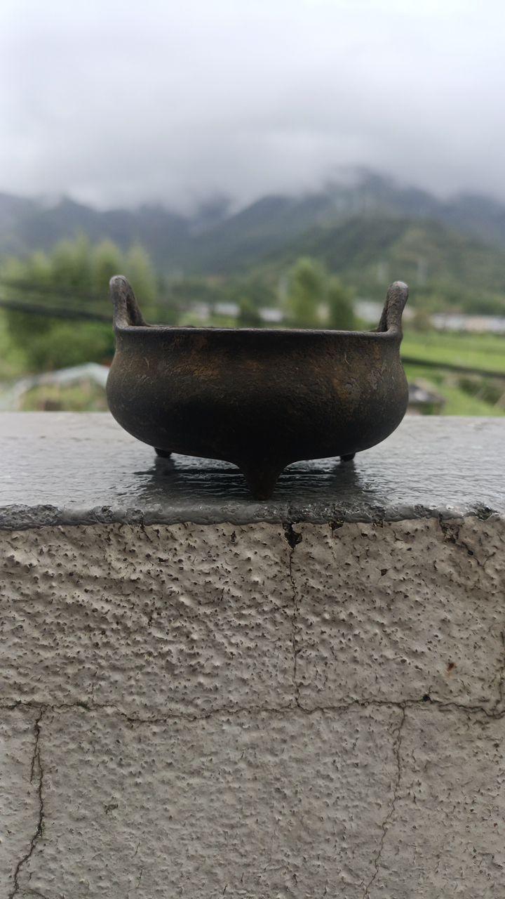 三足双耳铜香炉