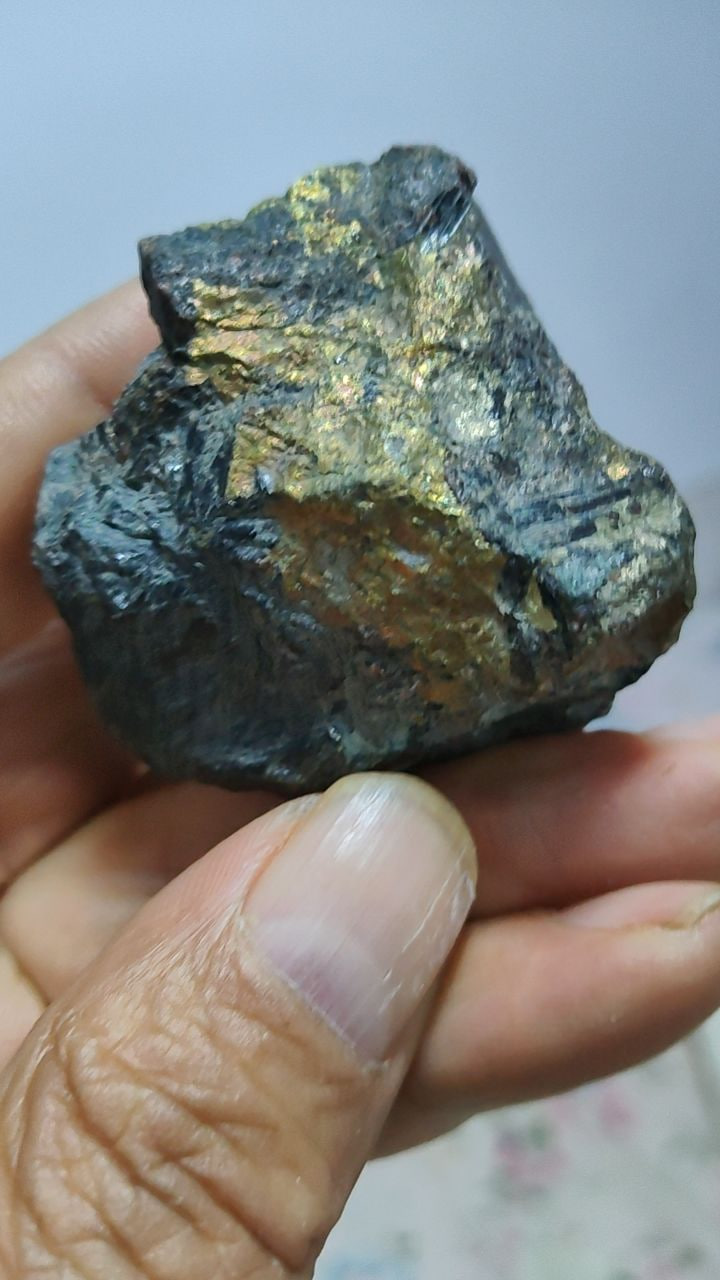 光泽矿物原石