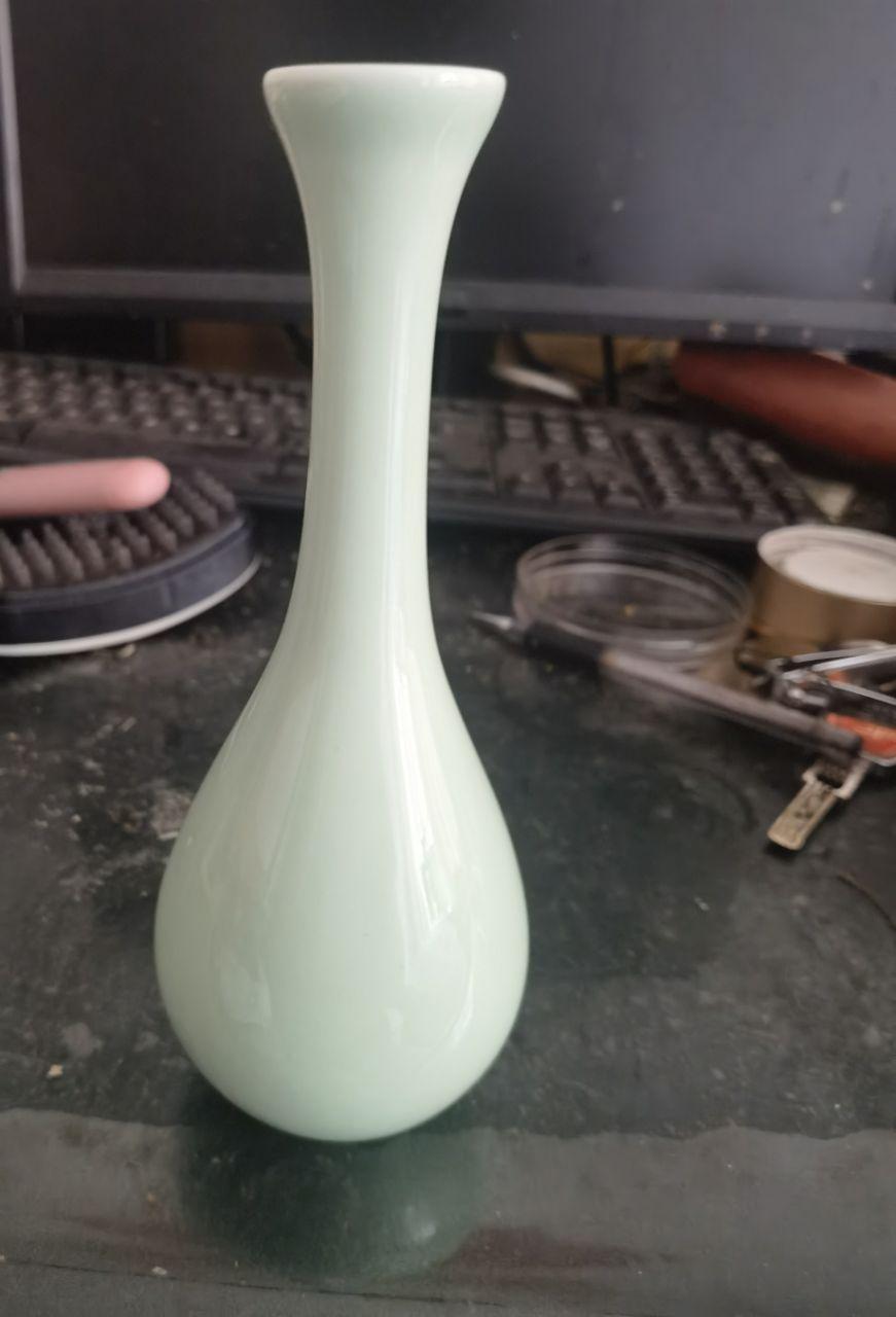 青瓷胆瓶
