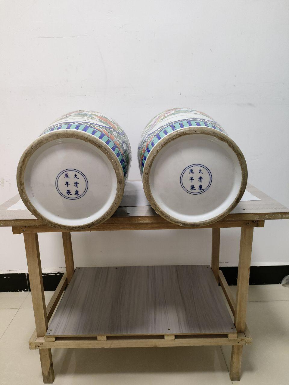 乾隆粉彩开光花鸟双耳尊