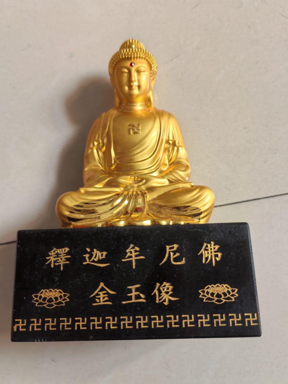 金玉佛像