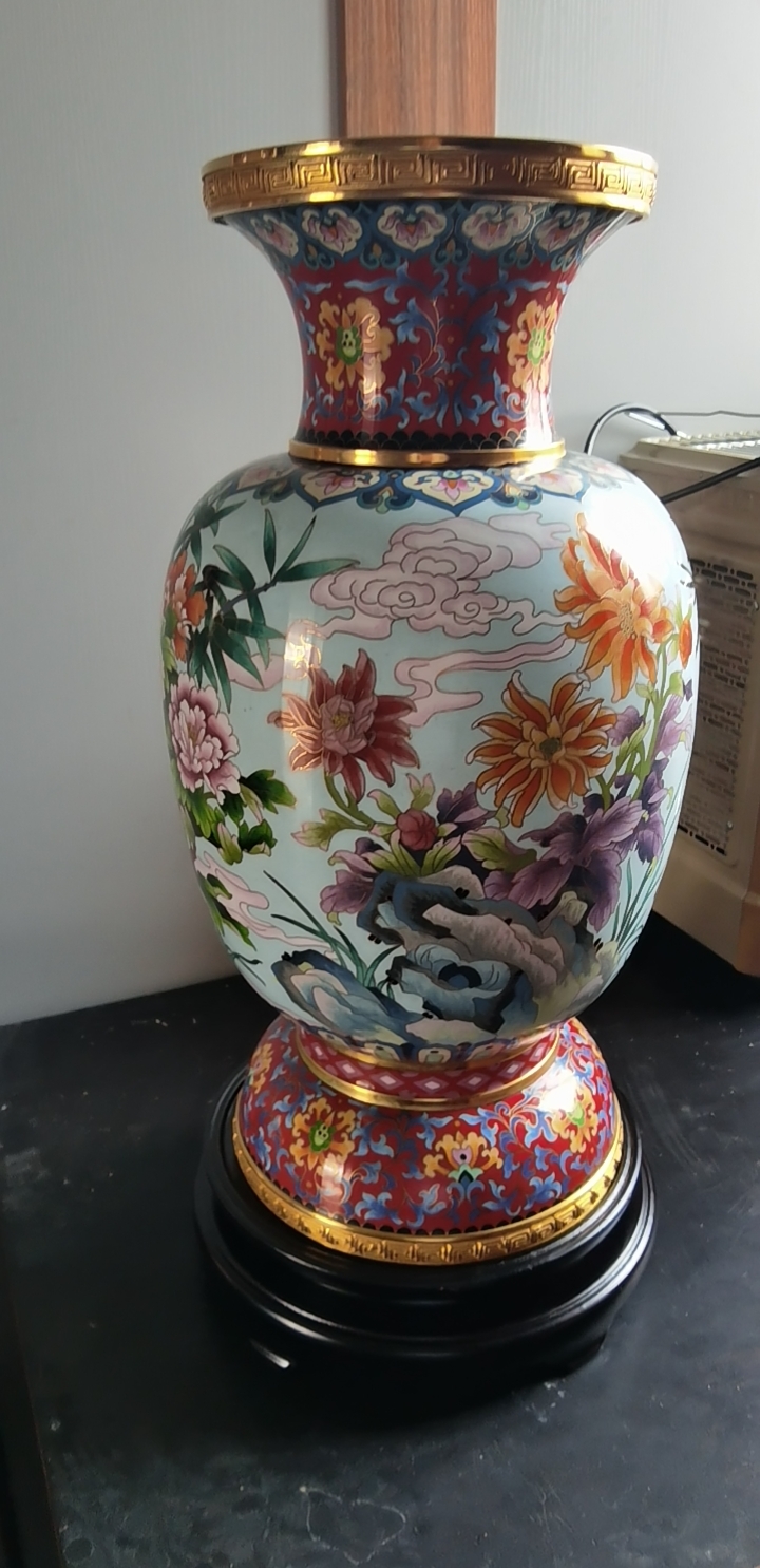 粉彩花鸟纹赏瓶