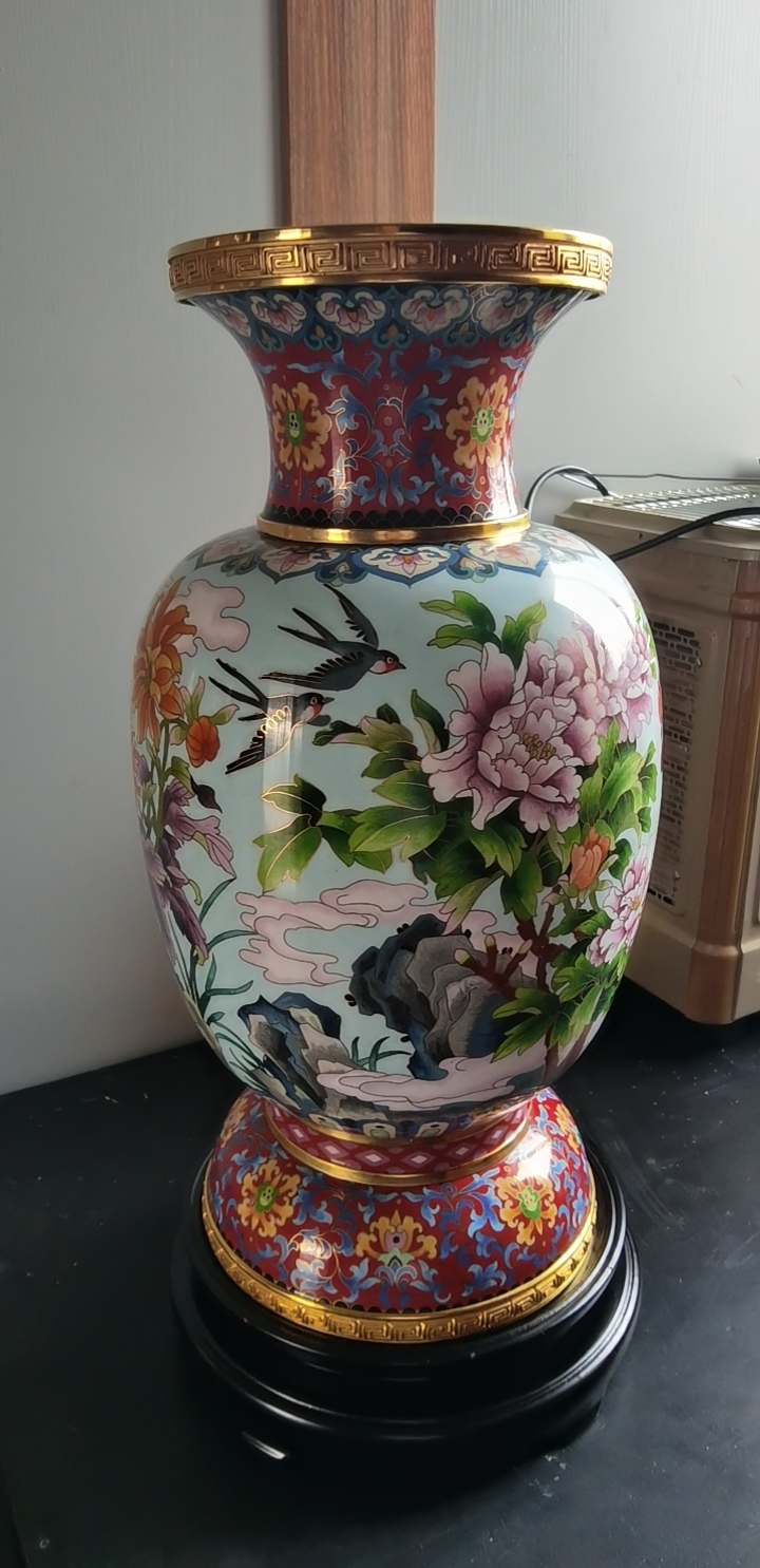 粉彩花鸟纹赏瓶
